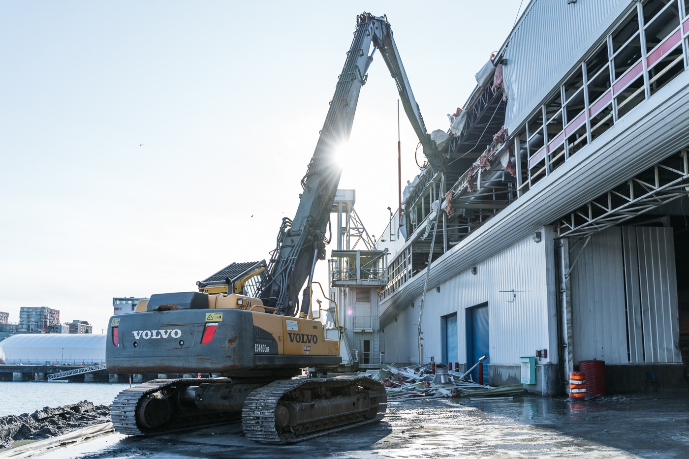 5 - Clearview Demolition Hi-Reach Excavator Shearing Siding of Building at Port of Vancouver